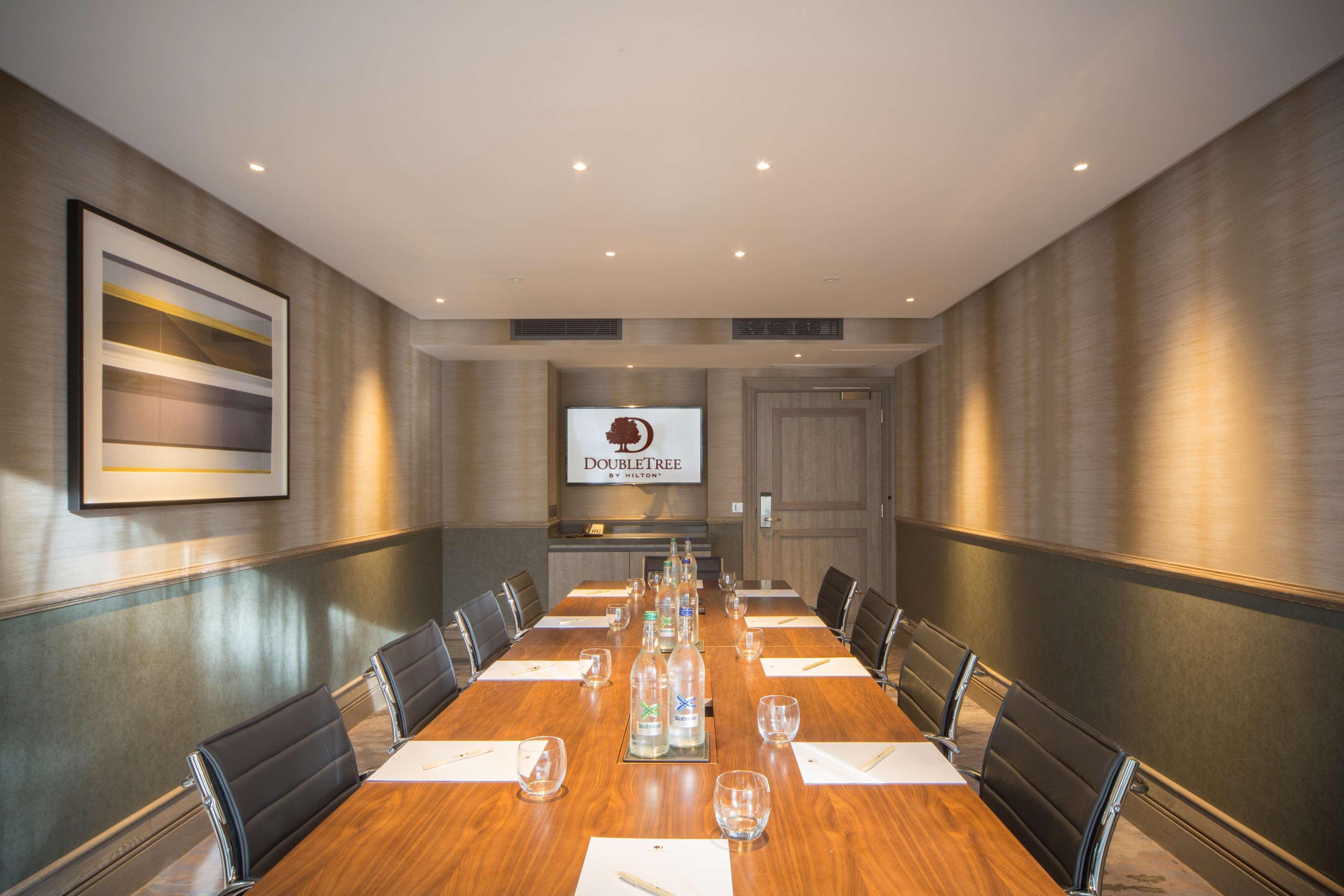 Doubletree By Hilton London Kingston Upon Thames Hotel Kingston upon Thames  Eksteriør billede