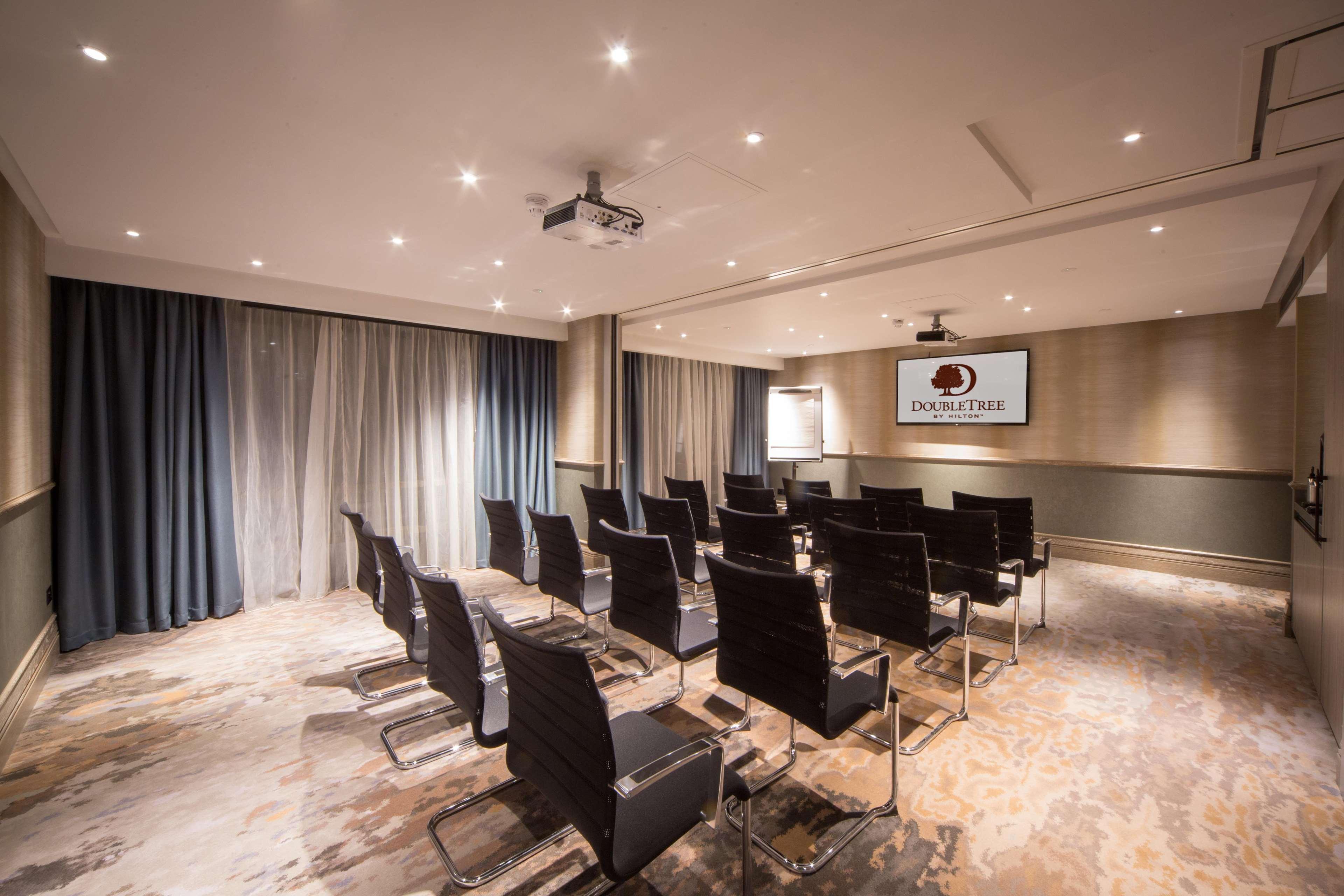 Doubletree By Hilton London Kingston Upon Thames Hotel Kingston upon Thames  Eksteriør billede
