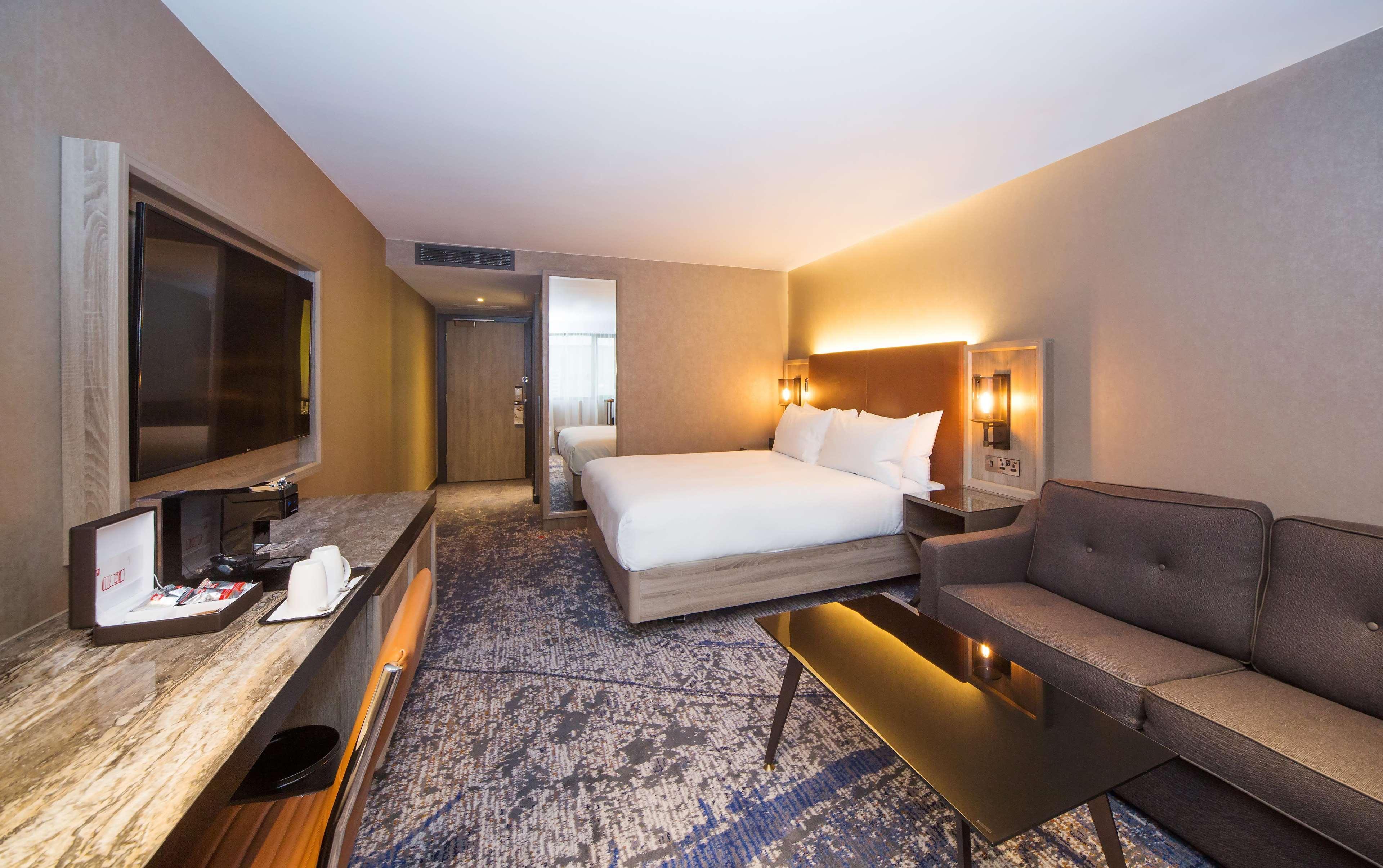 Doubletree By Hilton London Kingston Upon Thames Hotel Kingston upon Thames  Eksteriør billede