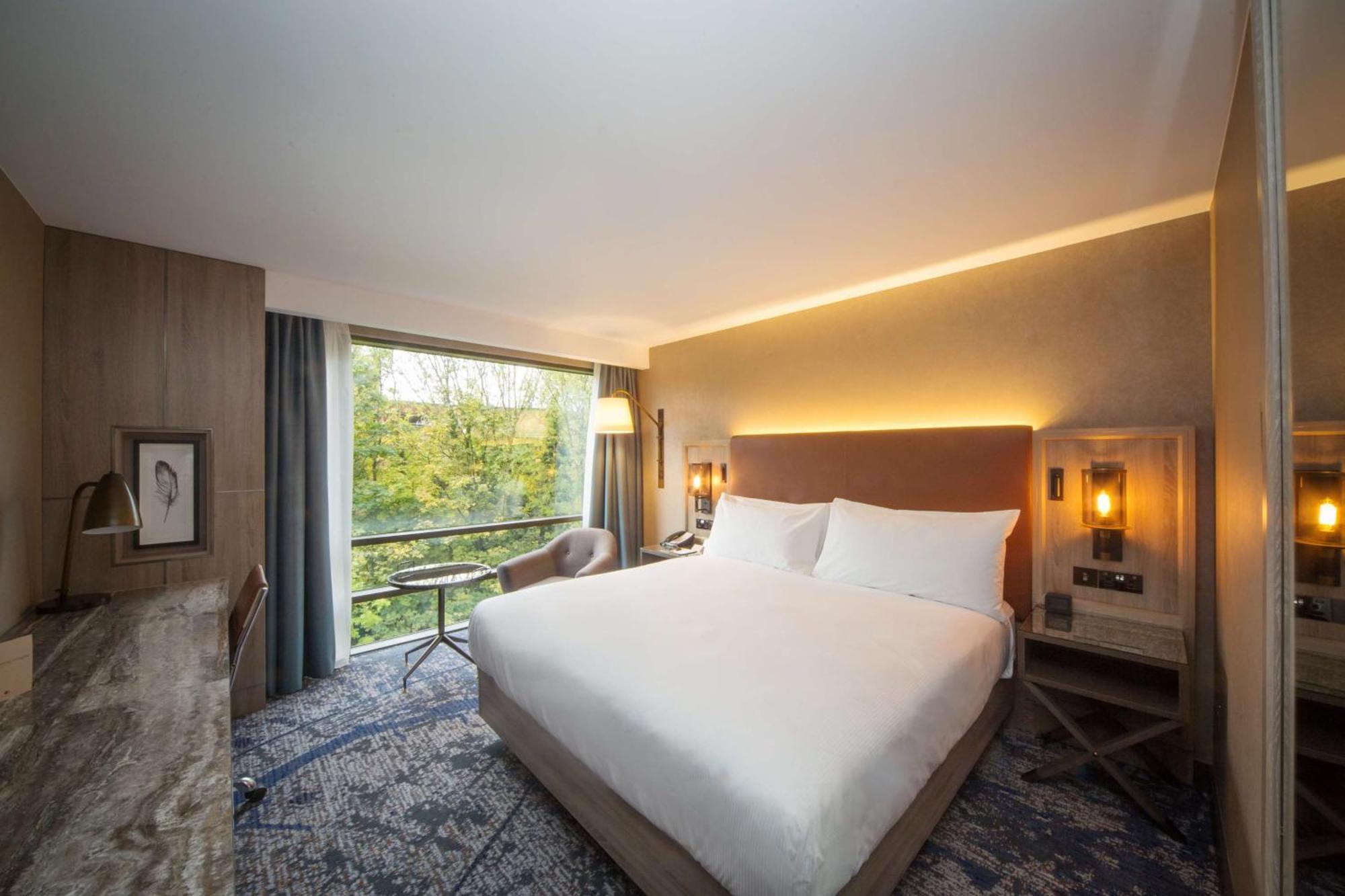 Doubletree By Hilton London Kingston Upon Thames Hotel Kingston upon Thames  Eksteriør billede