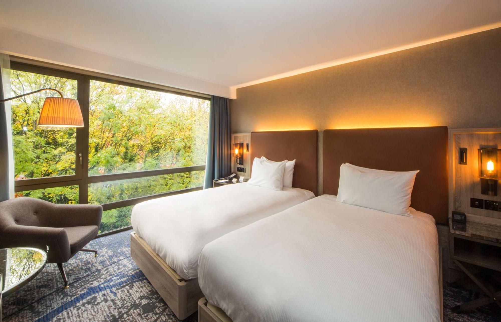 Doubletree By Hilton London Kingston Upon Thames Hotel Kingston upon Thames  Eksteriør billede