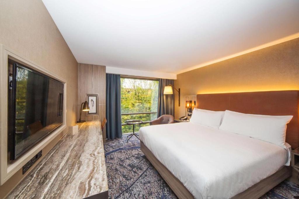 Doubletree By Hilton London Kingston Upon Thames Hotel Kingston upon Thames  Eksteriør billede